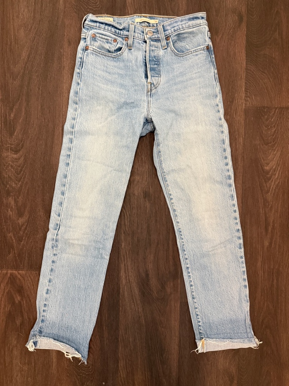 Levi’s Wedgie size 25 Light Blue Slim Straight Jeans